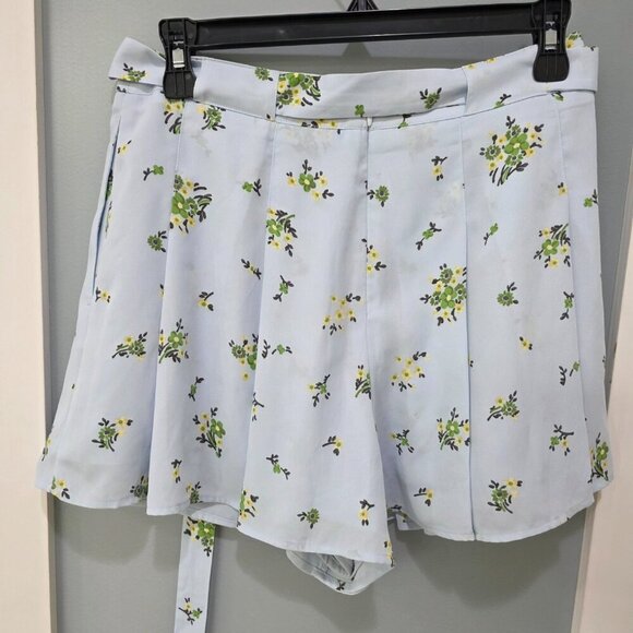 Sunday Best Women’s Blue Floral Pleated Tie Waist Shorts – Size 8 – Lightweight - Picture 8 of 8